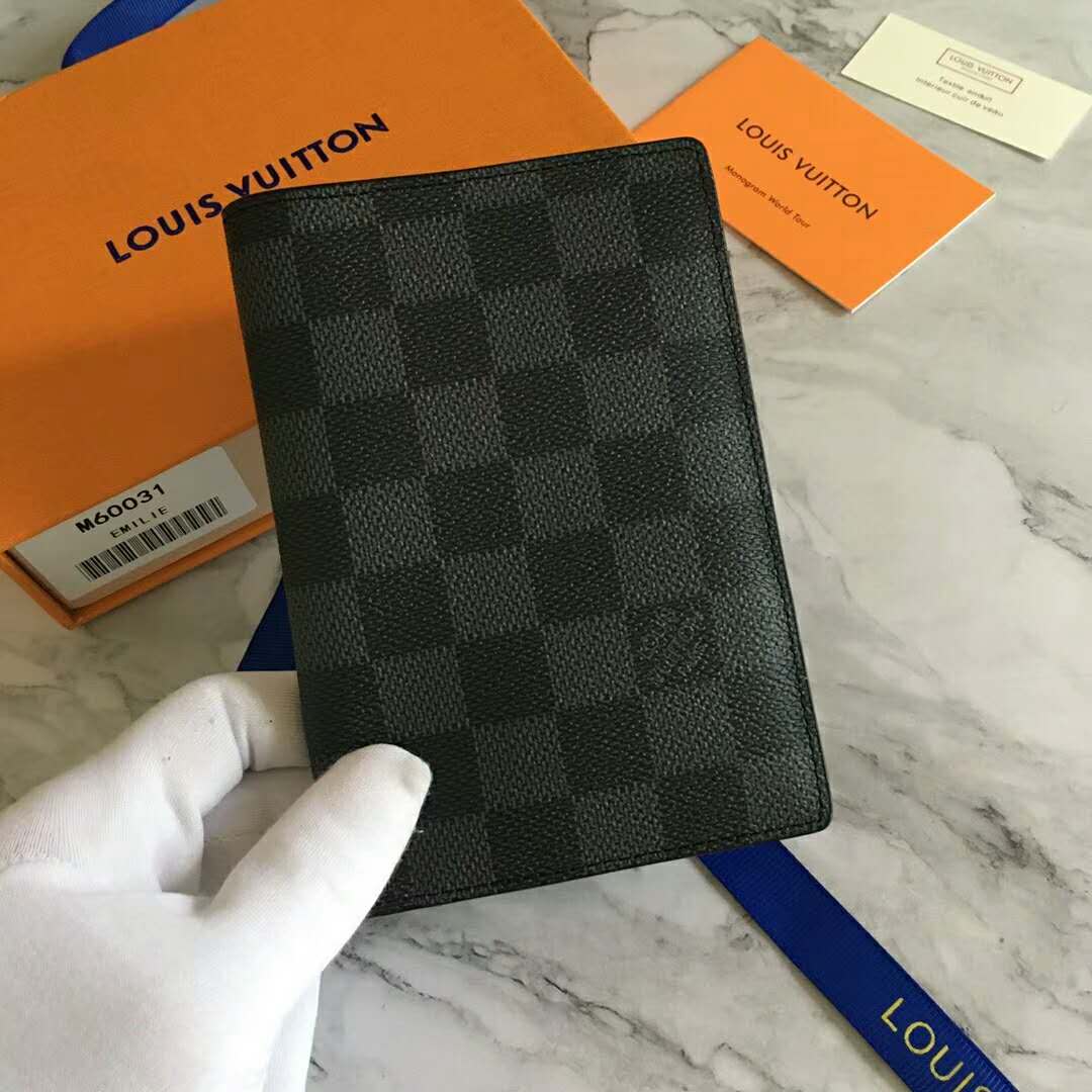 ルイヴィトン財布コピー 2024新作 LOUIS VUITTON クーヴェルテュール・パスポール NM N60031