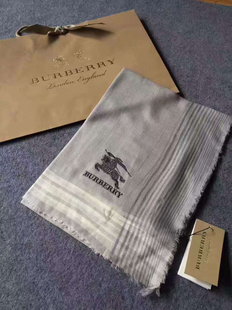 偽物バーバリー スカーフ 2024新作BURBERRY シンプル マルチファンクション スカーフ buwj1771628-4