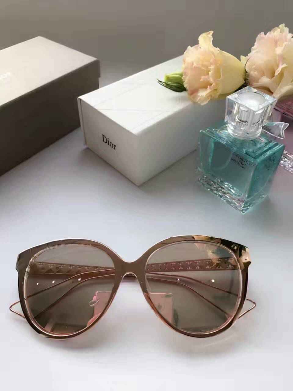 新品 ディオールコピー サングラス CHRISTIAN DIOR 2024秋冬新作 上質で UVカット サングラス drglass161030-29