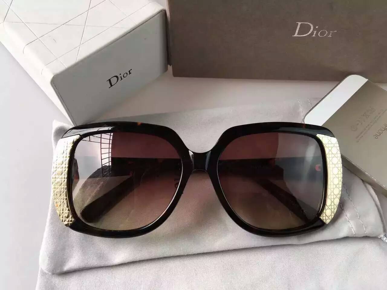 ディオールコピー サングラス CHRISTIAN DIOR 2024春夏新作 オシャレ UVカット 眼鏡 drglass160314-21