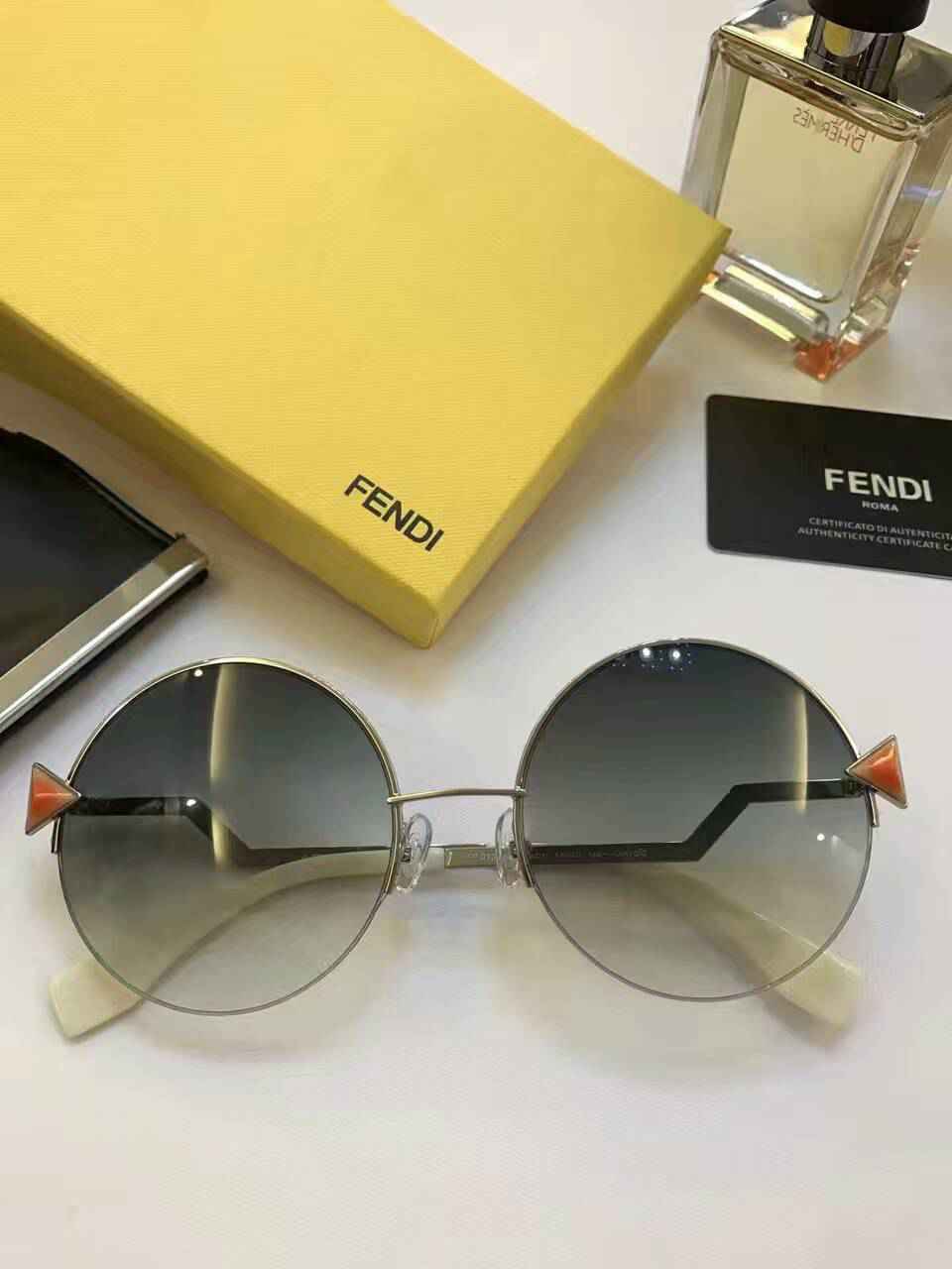 2024新品 フェンディコピー サングラス FENDI 多色可選 UVカット サングラス fdglass170116-5