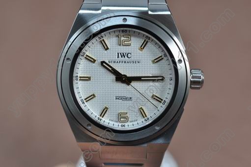 IWC Ingenieur Special Ed Swiss Eta 2824-2自動巻き