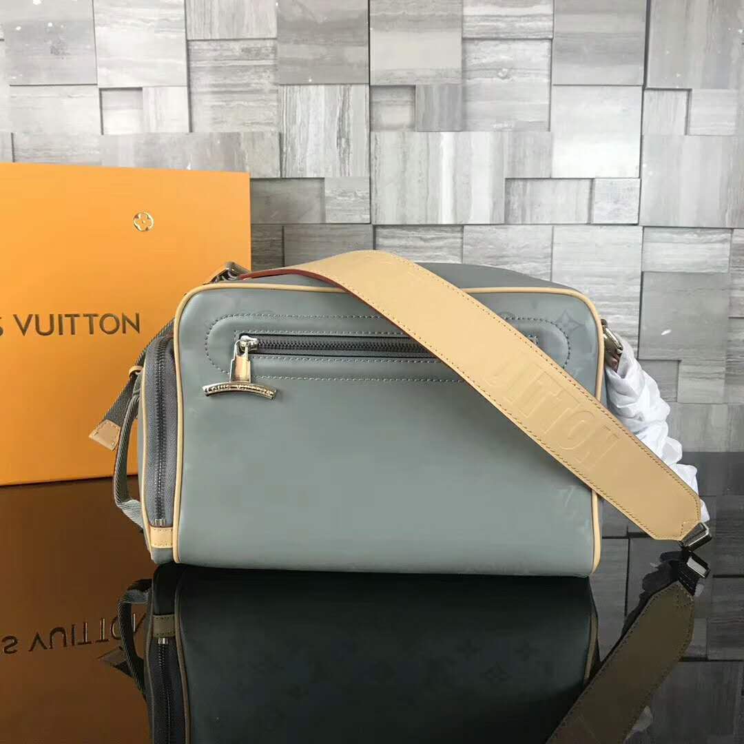 ルイヴィトンコピーバッグ LOUIS VUITTON 2024新作 カメラバッグ M43884