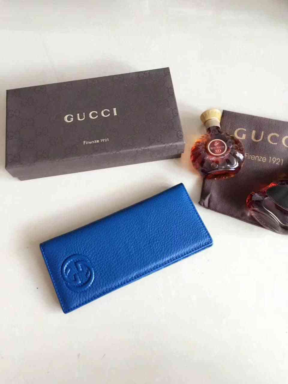 偽物グッチ 財布 2024新作GUCCI ボックスカーフ メンズ 流行の二つ折り長財布 322116-4