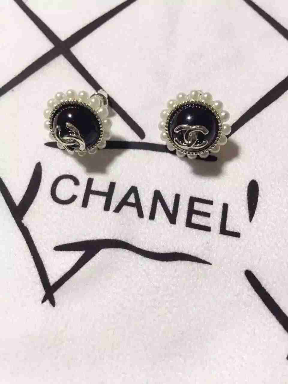 シャネルコピー ピアス CHANEL 2024秋冬新作 レディース 優雅なの品格が漂うおしゃれな ピアス chearrings160831-31