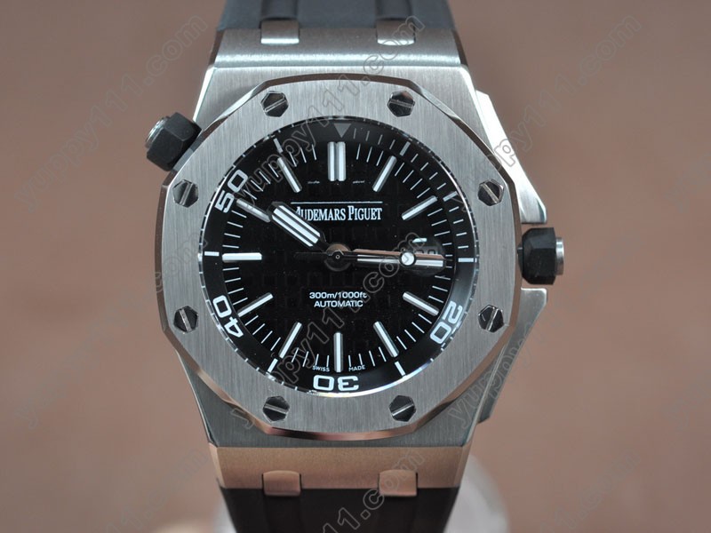 オーデマピゲAudemars Piguet Royal Oak Offshore SS/RU Black dial Asia Eta 2836-2自動巻き