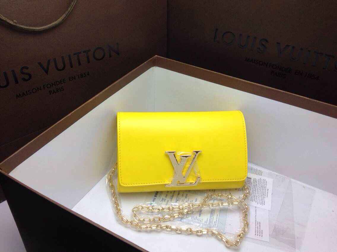 ルイ・ヴィトンコピー バッグ 2014春夏新作 LOUIS VUITTON レディース LVマーク 斜めがけバッグ トランペット チェーンショルダーバッグ イエロー 94336-6