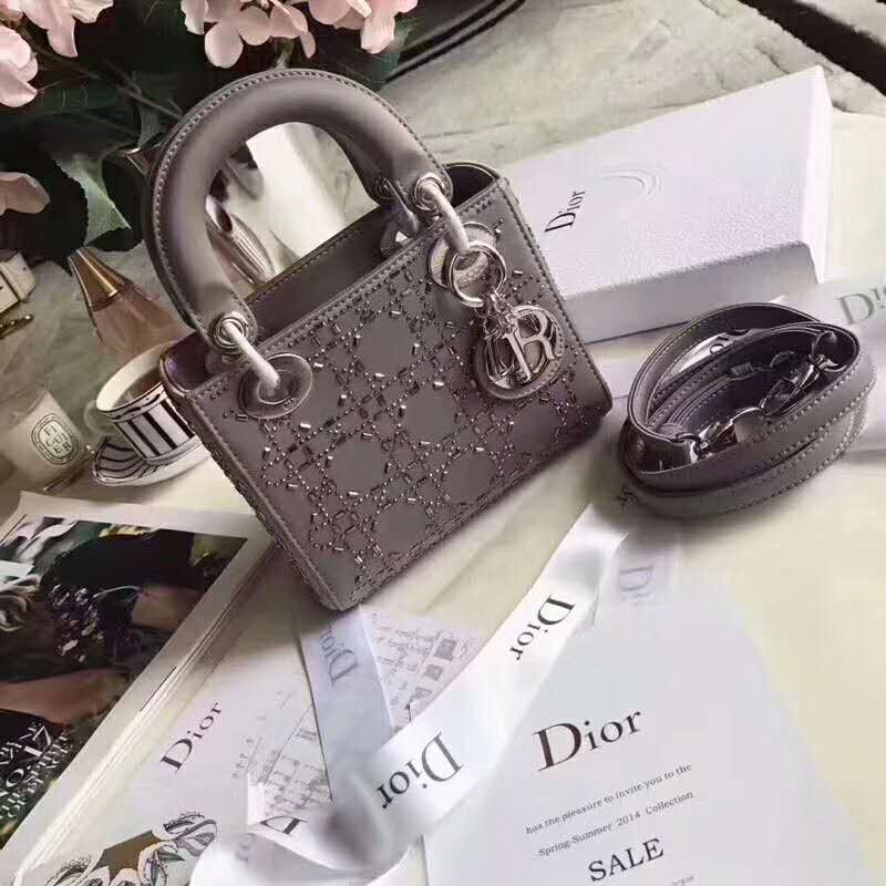 ディオールコピー バッグ 2024新作 DIOR ラインストーンの刺繍 ミニバッグ M0500PRTC