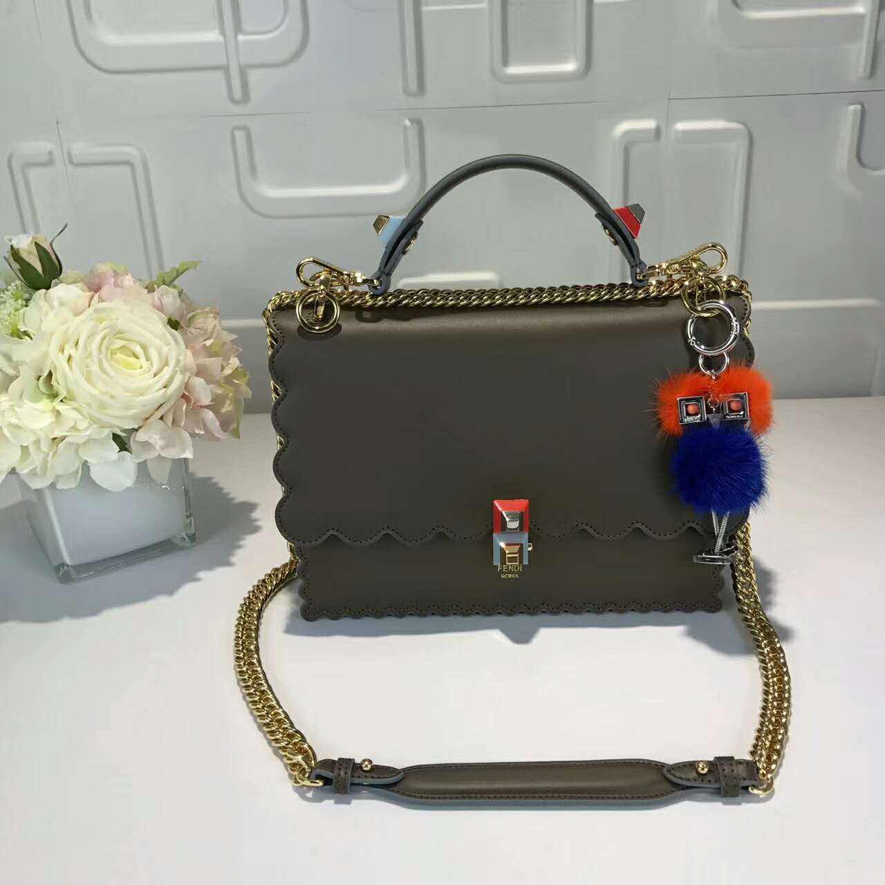 フェンディコピー バッグ FENDI 2024新作 シンプル レース ショルダー付 ハンドバッグ 8005-1