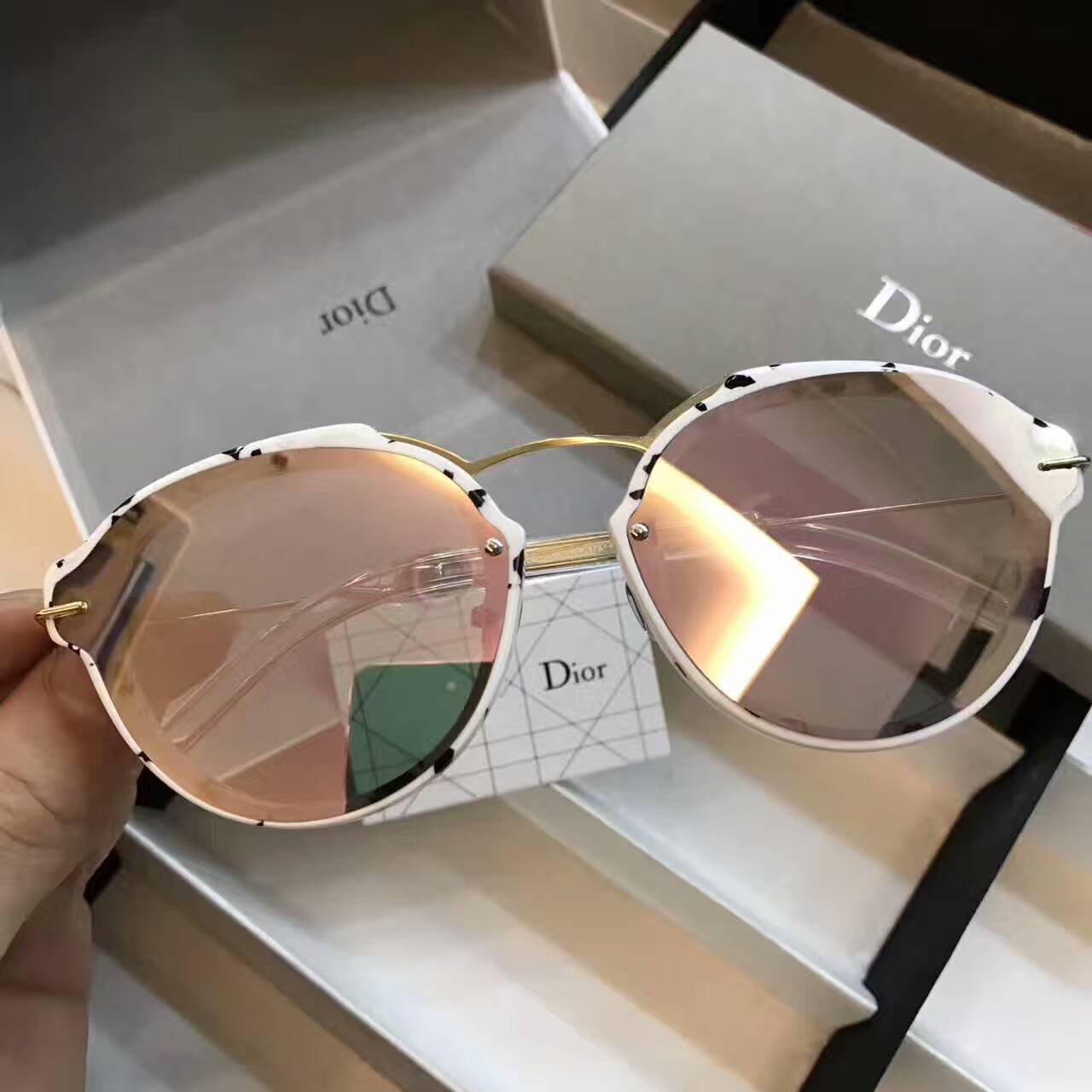 ディオールコピー サングラス CHRISTIAN DIOR 2024新作 高品質 ファッション サングラス drgs170401-12