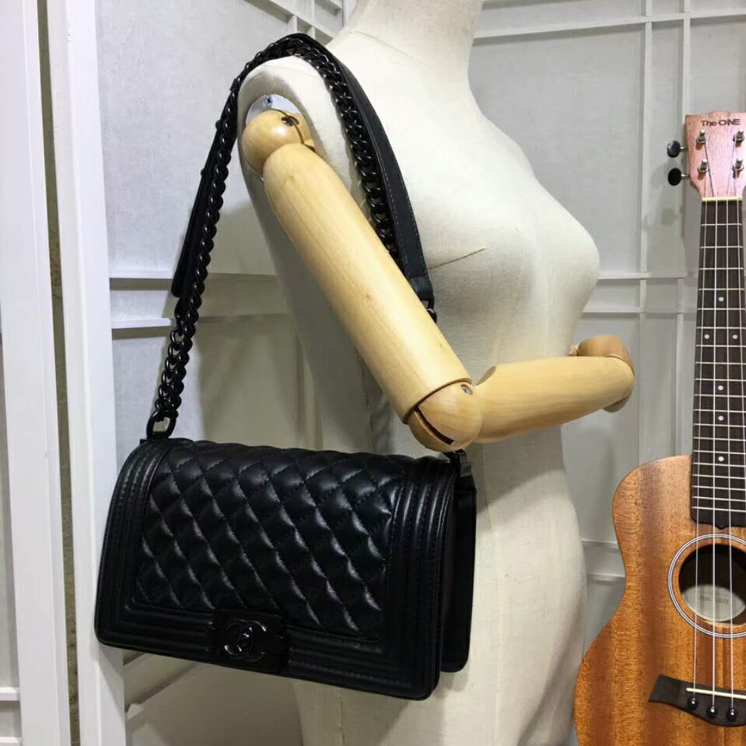 偽物シャネル バッグ 2024新作CHANEL クラシック チェーンショルダーバッグ chb67086-5