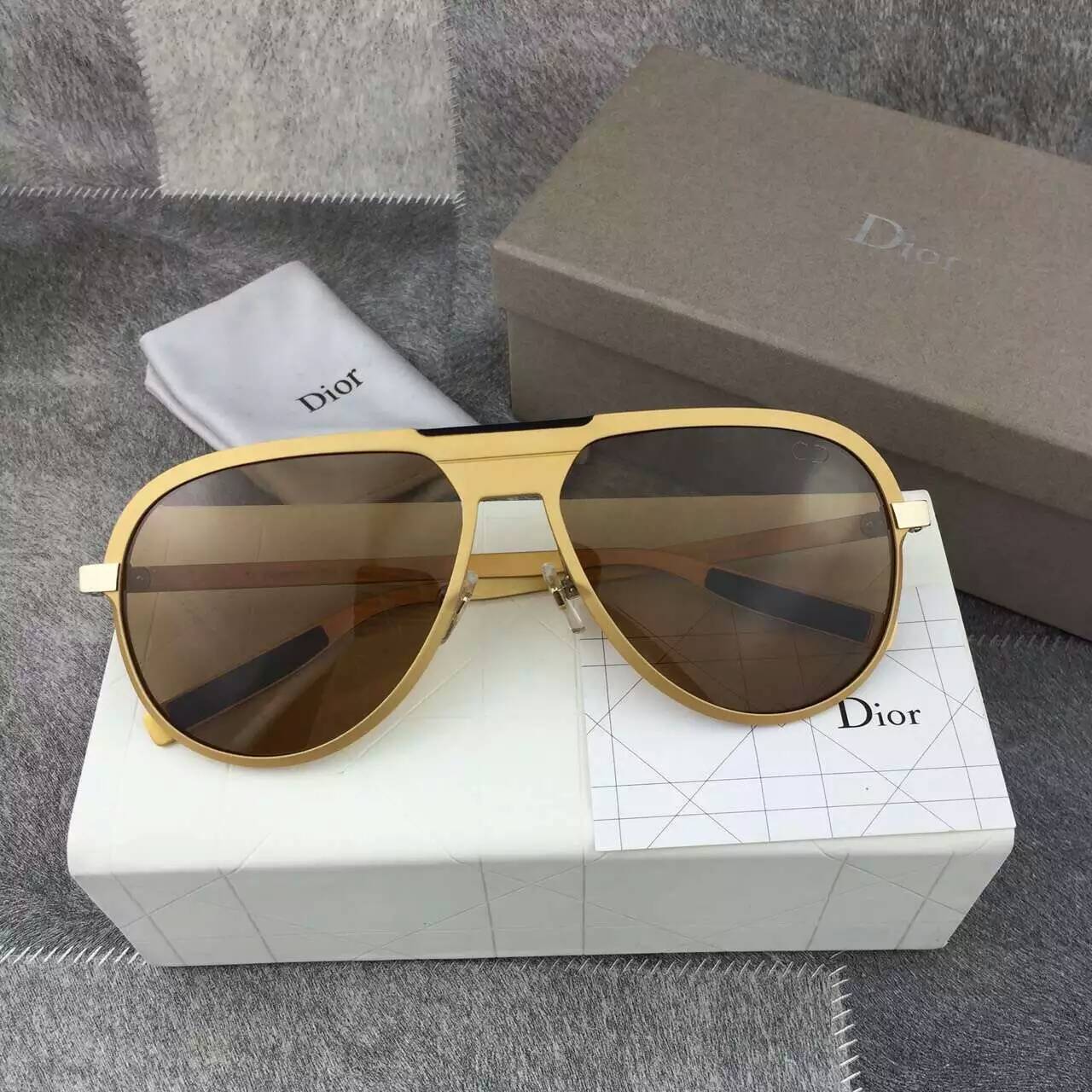 ディオールコピー サングラス CHRISTIAN DIOR 2024春夏新作 オシャレ UVカット 眼鏡 drglass160314-11