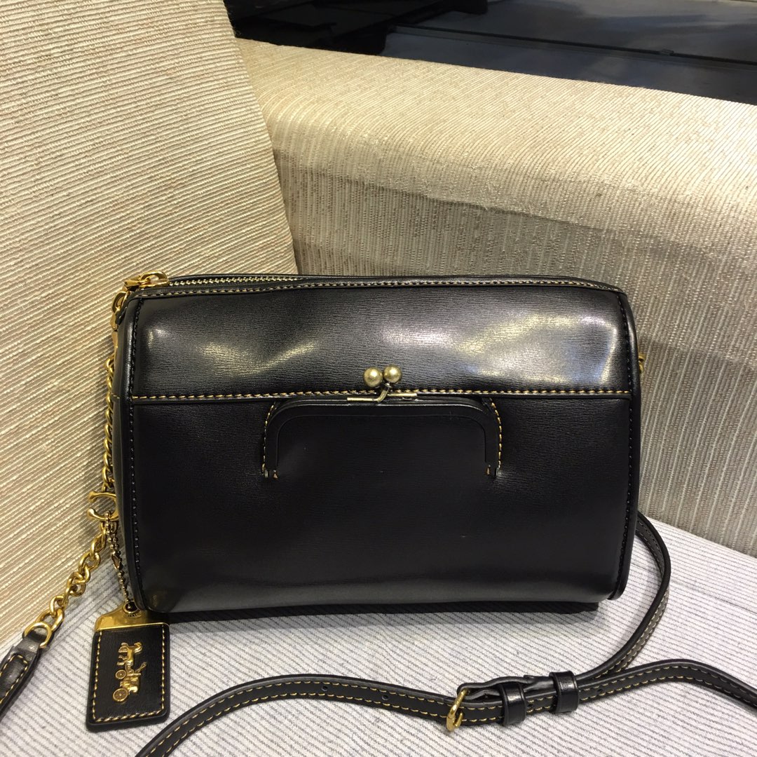 コーチコピーバッグ COACH 2025新作 ジョニ クロスボディ 47926