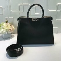 偽物フェンディ バッグ FENDI 2024新作 シンプル カジュアル ショルダー付 ハンドバッグ fdb2800