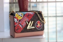 ルイヴィトンコピー バッグ 2024新作LOUIS VUITTON ファッション 斜め掛けショルダーバッグ 50289-3