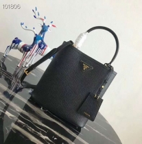 プラダコピー バッグ PRADA 2024新作 ダブル サフィアーノ バッグ 1BA212-2