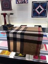 偽物バーバリー スカーフ 2024新作BURBERRY 超美品! マルチカラー スカーフ buwj1771818-3