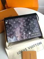 ルイヴィトンバッグコピー LOUIS VUITTON 2024新作 ポシェット・ヴォワヤージュ MM M44448