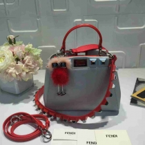 FENDI 偽物フェンディ バッグ 2024新作 トランペット ショルダー付 ハンドバッグ fdb2651-2