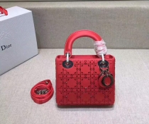 ディオールコピー バッグ 2024新作 DIOR ラインストーンの刺繍 ミニバッグ M0500PRTC