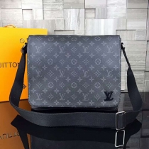 ルイヴィトン偽物 バッグ LOUIS VUITTON 2024新作 ディストリクト MM NM M44001