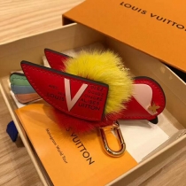 ルイヴィトンキーホルダーコピー 2024新作 LOUIS VUITTON ビジュー サック トラベリングバード M67390