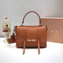 ミュウミュウバッグコピー MIUMIU 2024新作 高品質 Grace Lux ハンドバッグ 5BD078-1