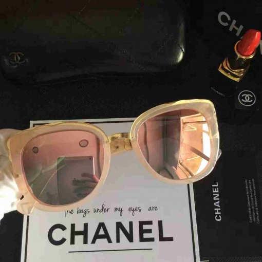 シャネルコピー サングラス 2024最新作 CHANEL UVカット レディース 独特な魅力 サングラス chglass161218-5