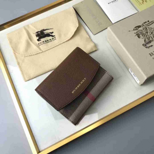 偽物バーバリー 財布 2024新作 BURBERRY マルチカラー フラップ式 三つ折り財布 40482601-2