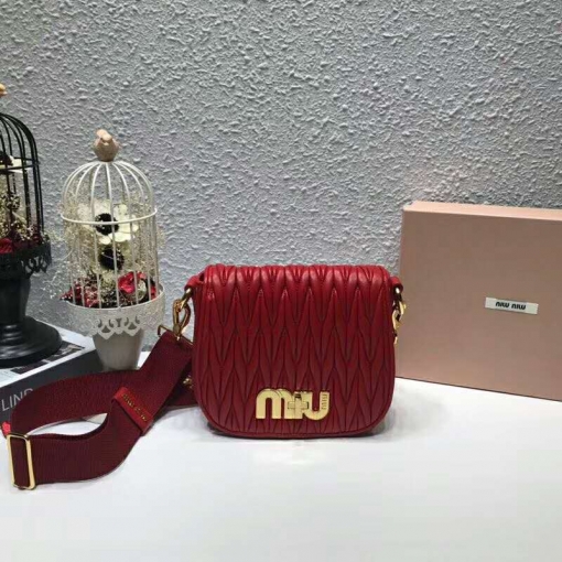 ミュウミュウバッグコピー MIUMIU 2024新作 ショルダーバッグ 5BH085