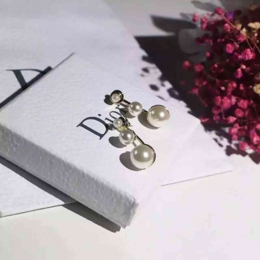 ディオールコピー ピアス DIOR 2024最新作 レディース 上質で 優雅な ピアス drearrings161124-13