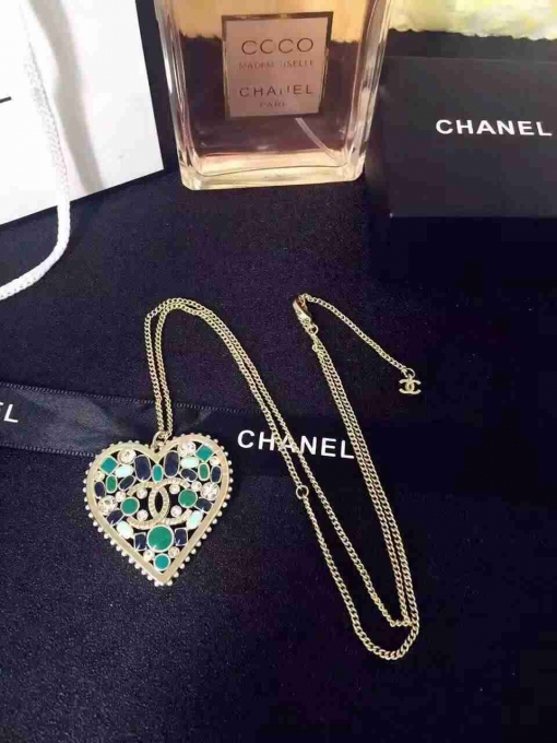 シャネルコピー ネックレス CHANEL 2024秋冬新品 レディース 高貴の品格が漂うおしゃれな ネックレス chnecklace161025-2