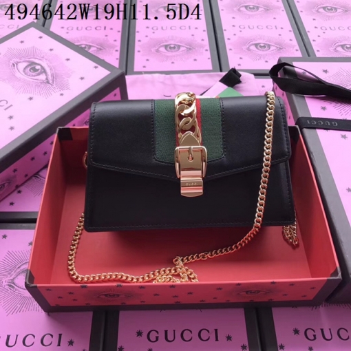 偽物グッチ バッグ GUCCI 2024新作 オシャレ チェーン斜め掛けショルダーバッグ 494642-3