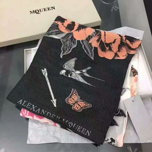 2024新作 アレキサンダーマックィーンコピー スカーフ Alexander McQueen 高品質 レディース ストール mqwj1751722-1