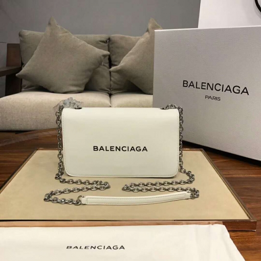 バレンシアガコピー バッグ 2024新作 BALENCIAGA エブリデイ チェーンウォレットbl180929p68