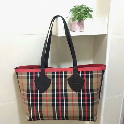 バーバリーコピー バッグ 2024新作BURBERRY 両面可用 ショッピングバッグ トートバッグ bur8011