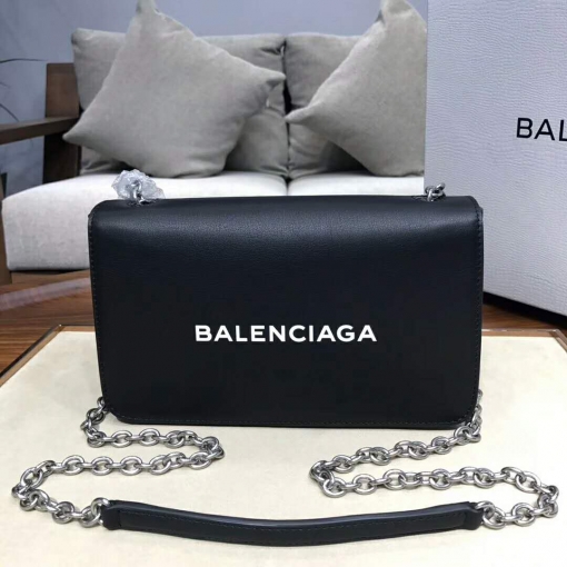 バレンシアガコピー バッグ 2024新作 BALENCIAGA エブリデイ チェーンウォレットbl180929p68