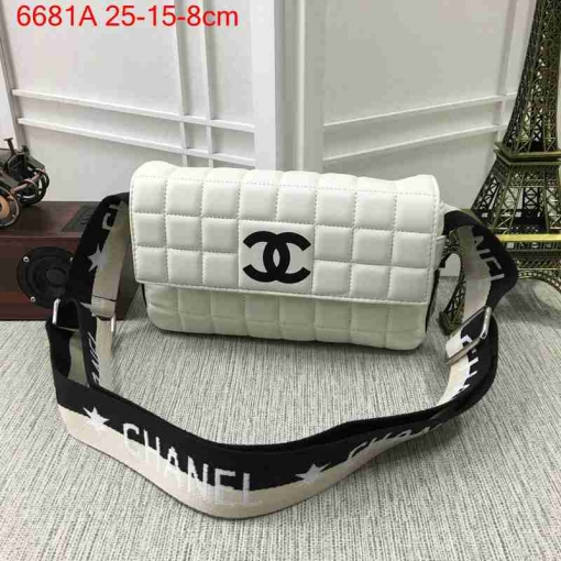 CHANEL シャネルコピー バッグ 2024新作 ムートン シンプル ショルダーバッグ 6681A-1