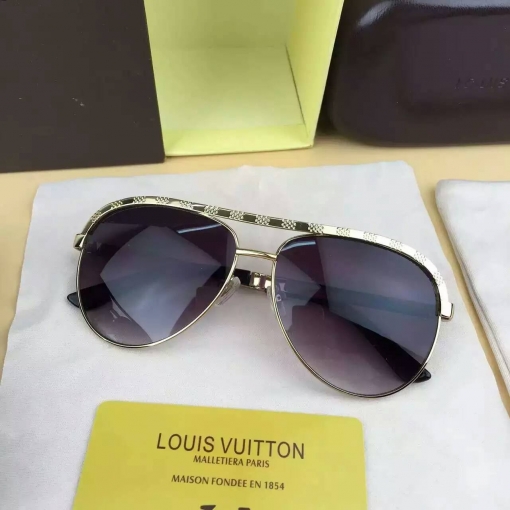 2024春夏新品 ルイヴィトンコピー サングラス 独特な魅力 LOUIS VUITTON 日除け UVカット 眼鏡 lvglass160606-12