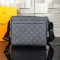 ルイヴィトン偽物 バッグ LOUIS VUITTON 2024新作 ディストリクト PM NM M44000