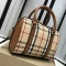 バーバリーコピー バッグ BURBERRY 2024新作 斜ショルダーバッグ  bur9011