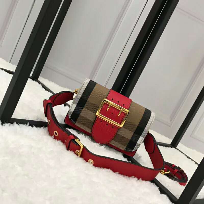 バーバリーバッグコピー BURBERRY 2025新作 ショルダーバッグ B4601-1