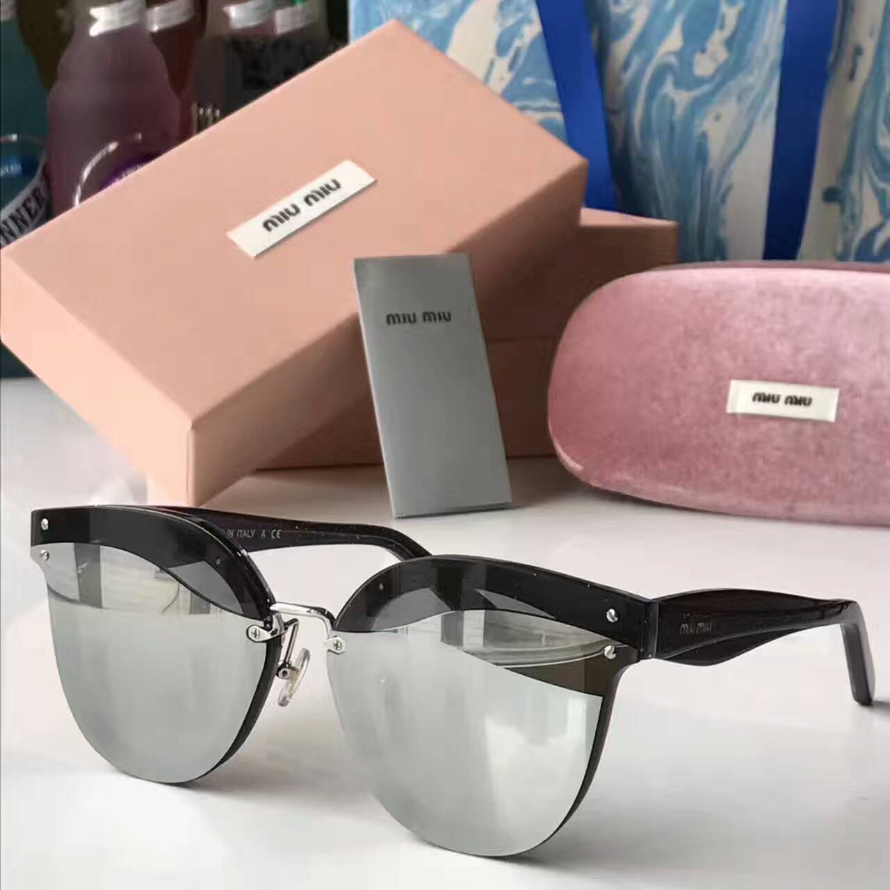 偽物ミュウミュウ サングラス MIUMIU 2024新作 バイカラー 日除けサングラス mmyj177718-6