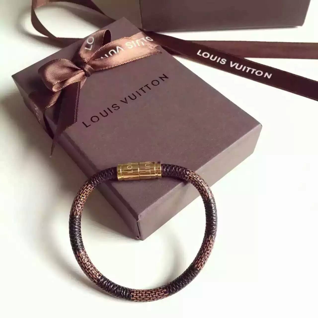 ルイヴィトンコピー ブレスレット LOUIS VUITTON 2025春夏新作 ブレスレット lvbracelet160513-1