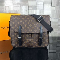 ルイヴィトンコピーバッグ LOUIS VUITTON 2025新作 クリストファー メンズ ショルダーバッグ モノグラム マカサー M41643